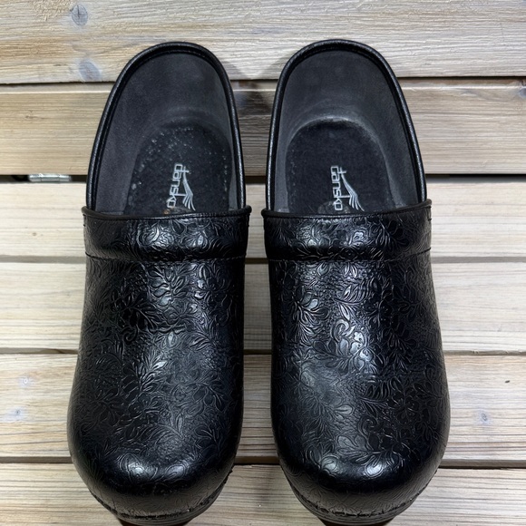 Dansko Floral Tooled Leather Professional Stapled Clogs Euro Size 41 - Picture 9 of 9